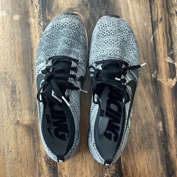 Nike Flyknit Streak Oreo - Picture 4 of 7